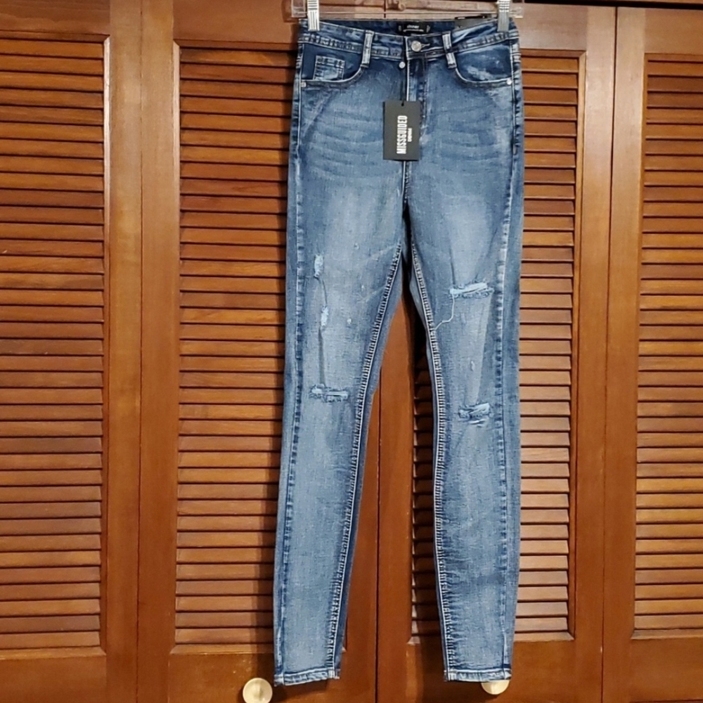 NWT MISSGUIDED Sinner Distressed Jeans
